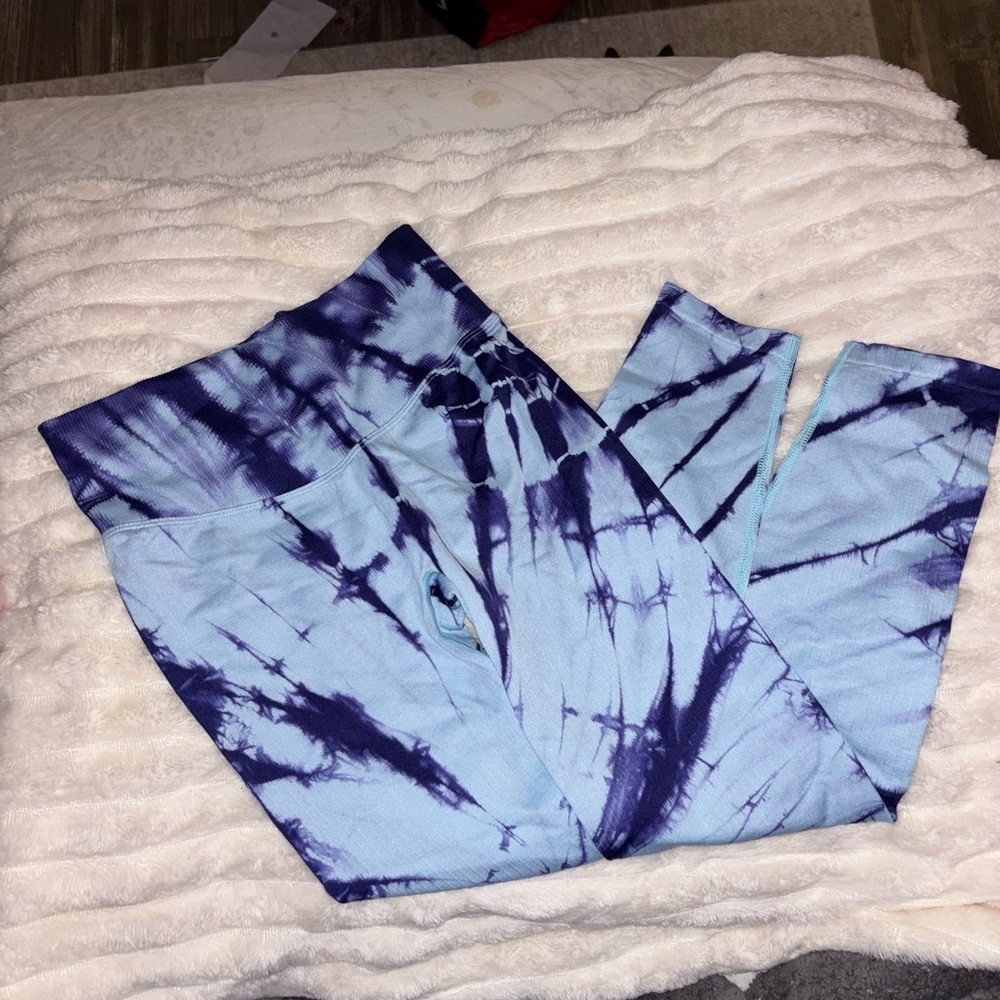 PINK Victoria's Secret Blue and Purple Tie-Dye Leggings